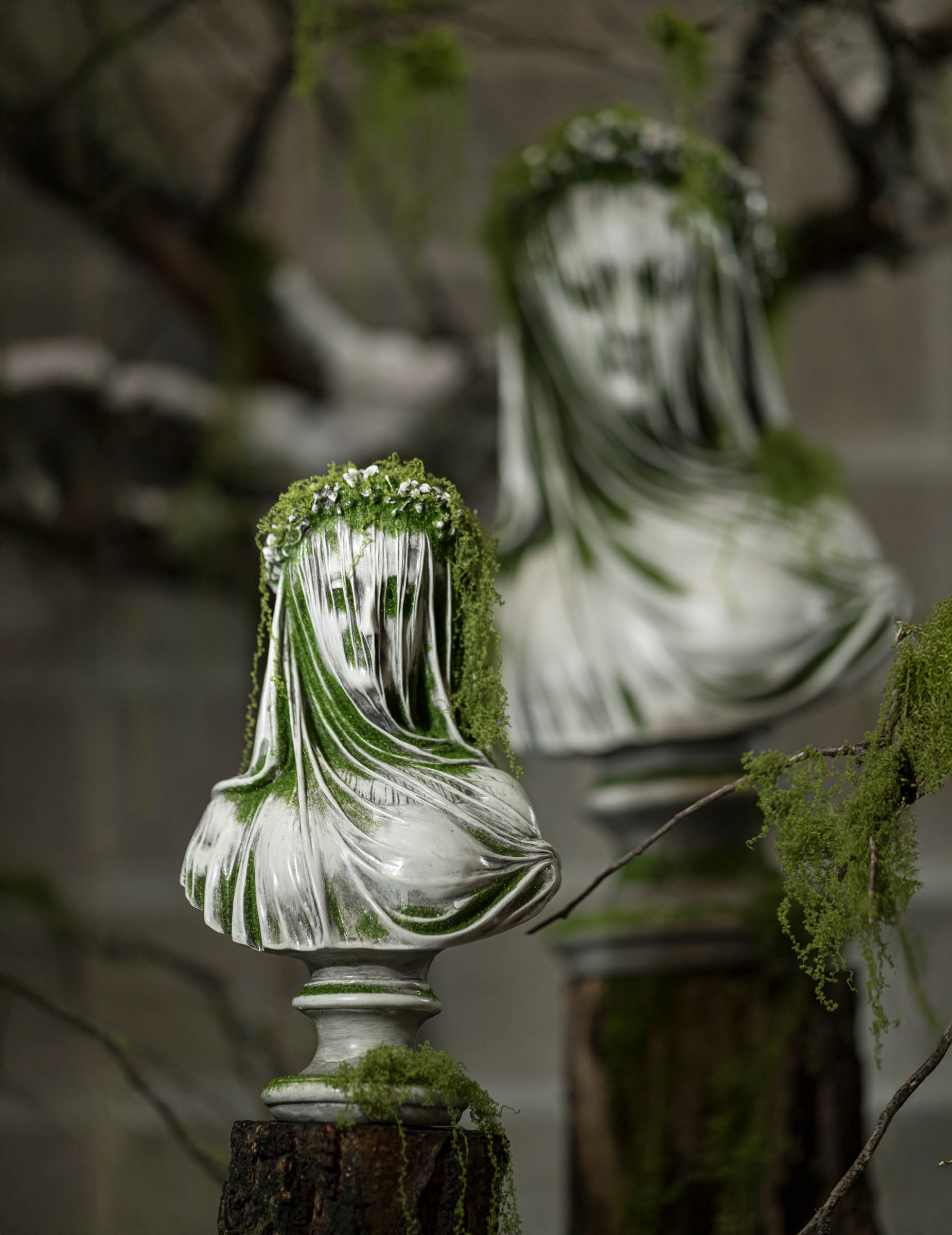 buste-de-femme-fantome-en-resine_348531_1