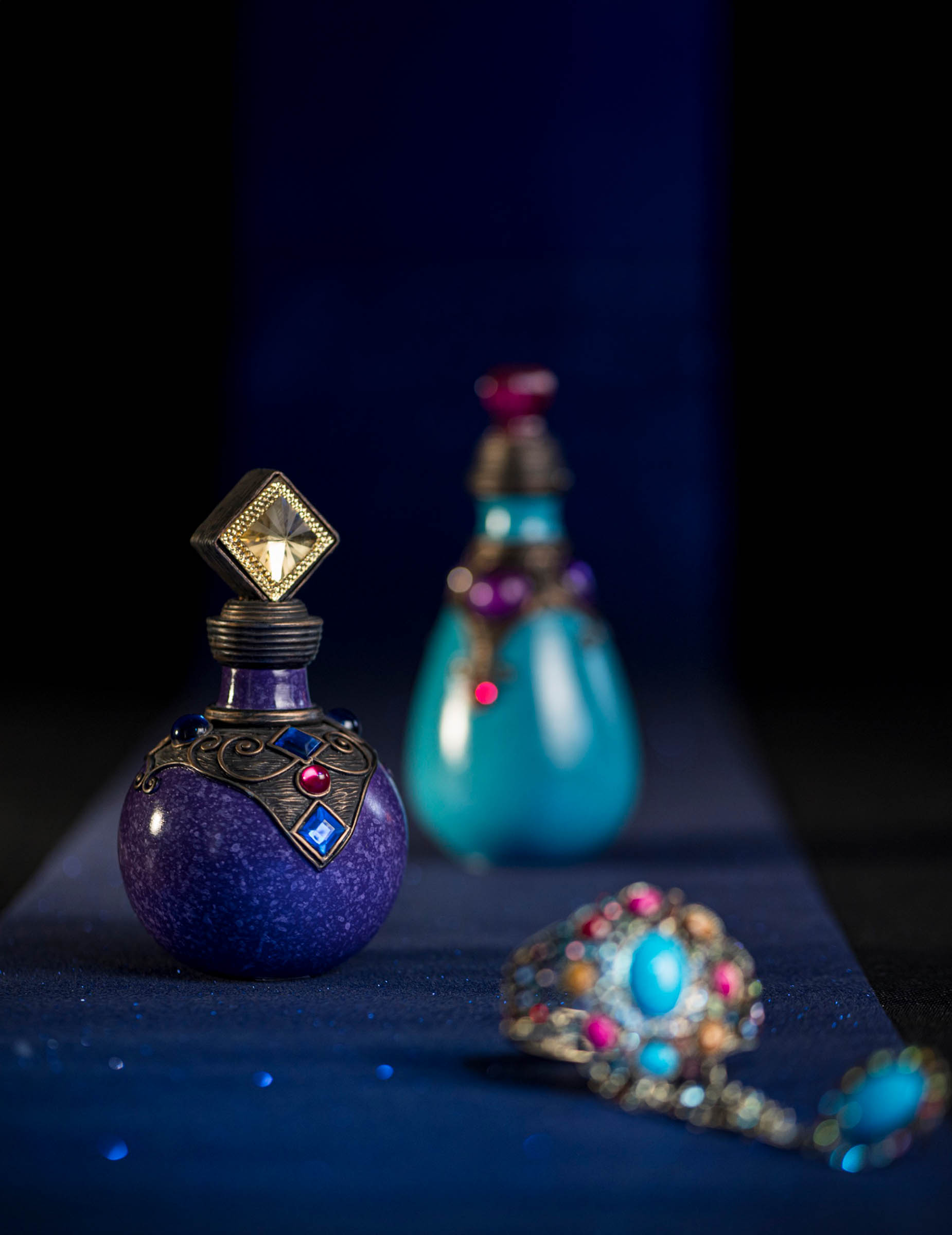 flacon-de-potion-violet-en-resine-16-5cm_348463_1