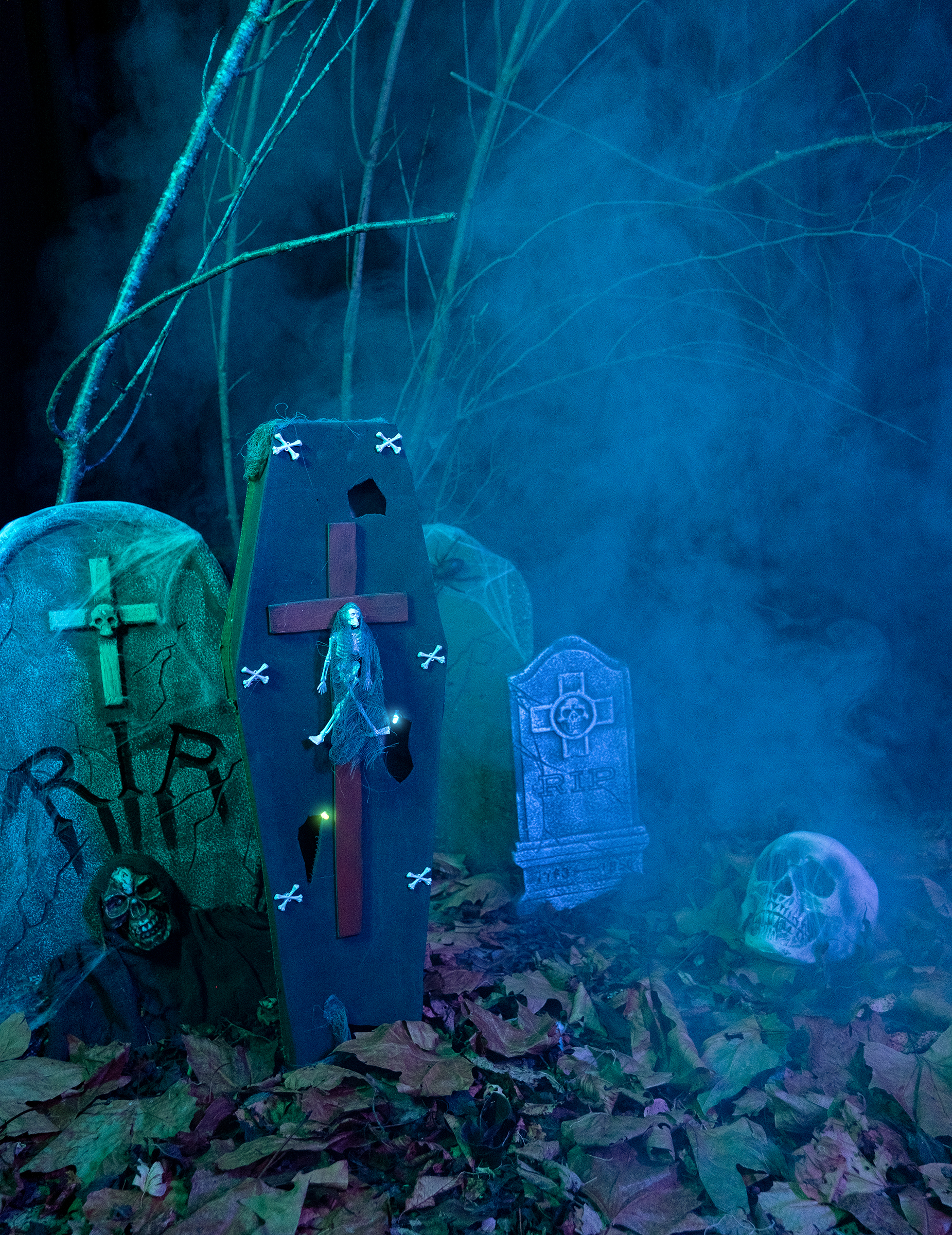 cercueil-avec-croix-71-cm-halloween_230054_3