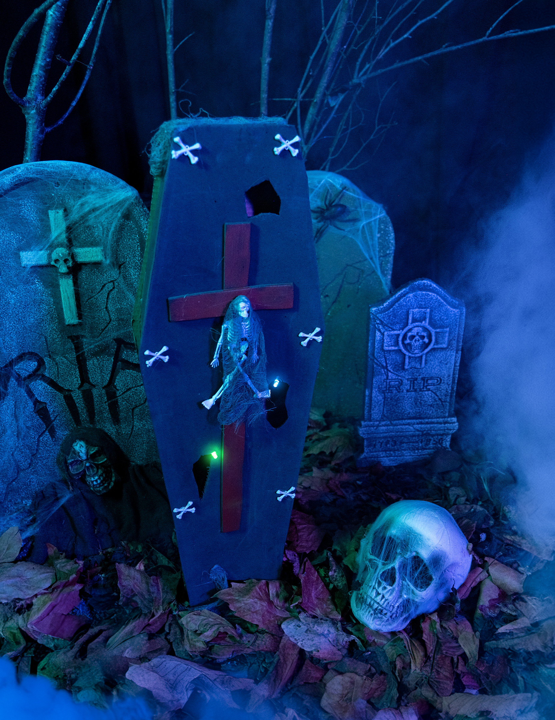 cercueil-avec-croix-71-cm-halloween_230054_5