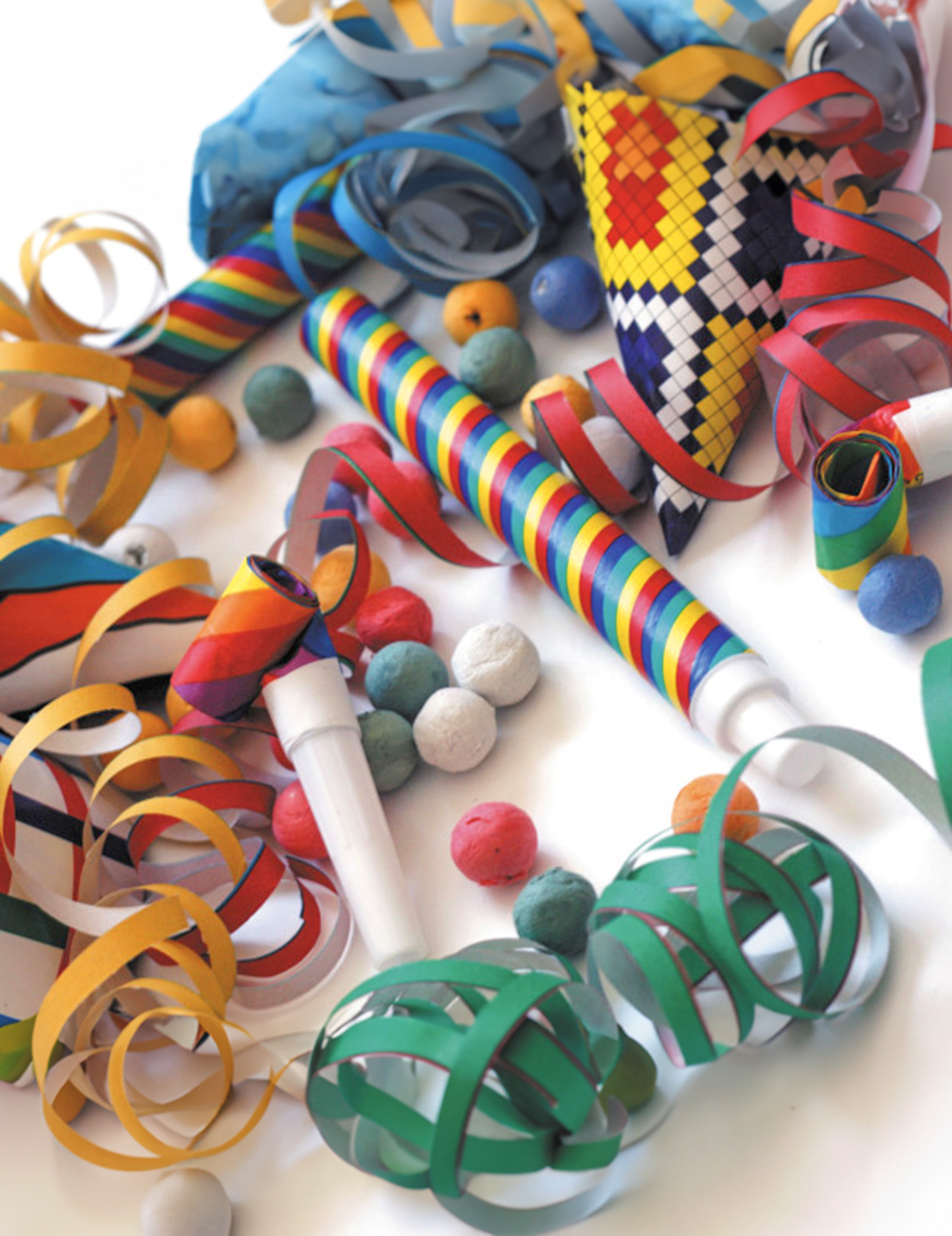 coffret-cotillons-multicolores-50-personnes_344333_3