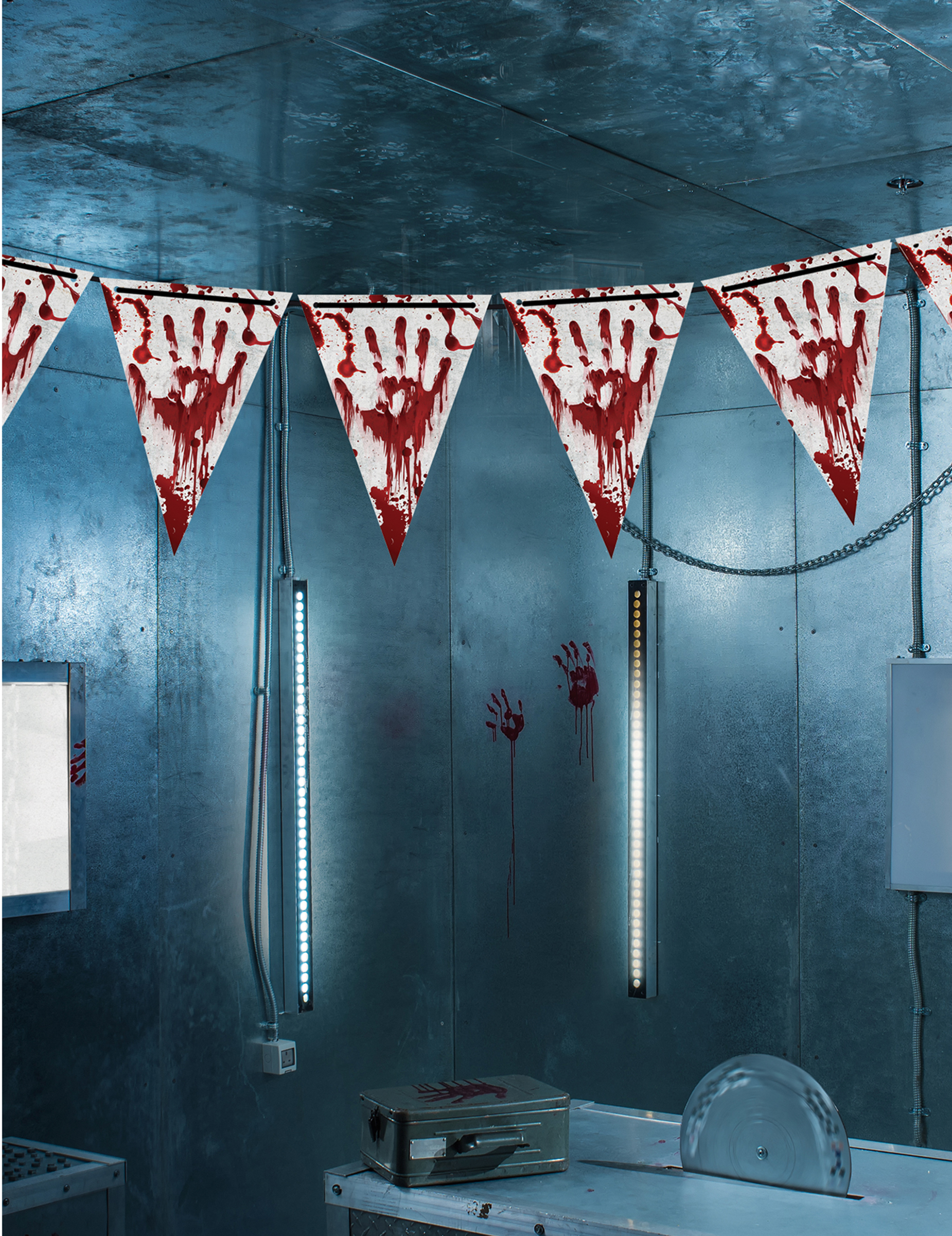 guirlande-fanions-en-papier-halloween-ensanglante-3-m_342507_2