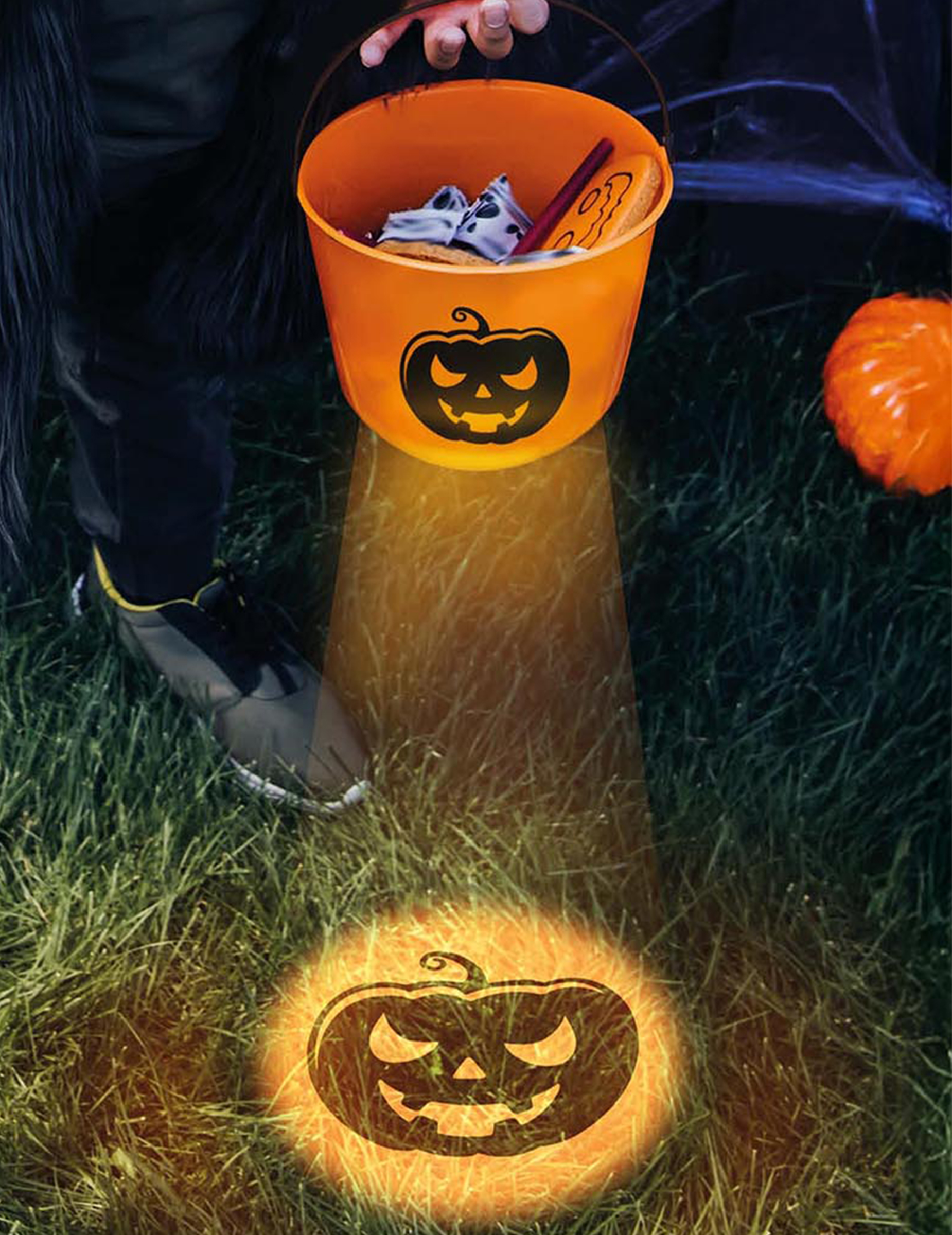 seau-a-bonbon-lumineux-citrouille-orange_348305