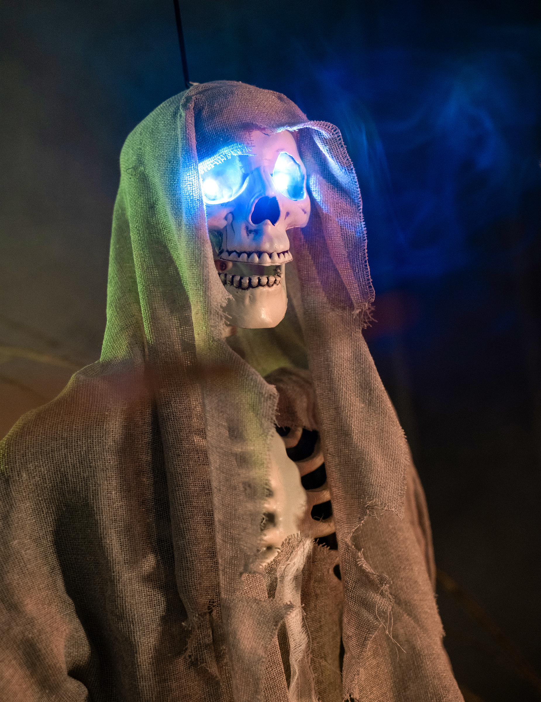 squelette-a-suspendre-gris-halloween-180-cm_341128_3