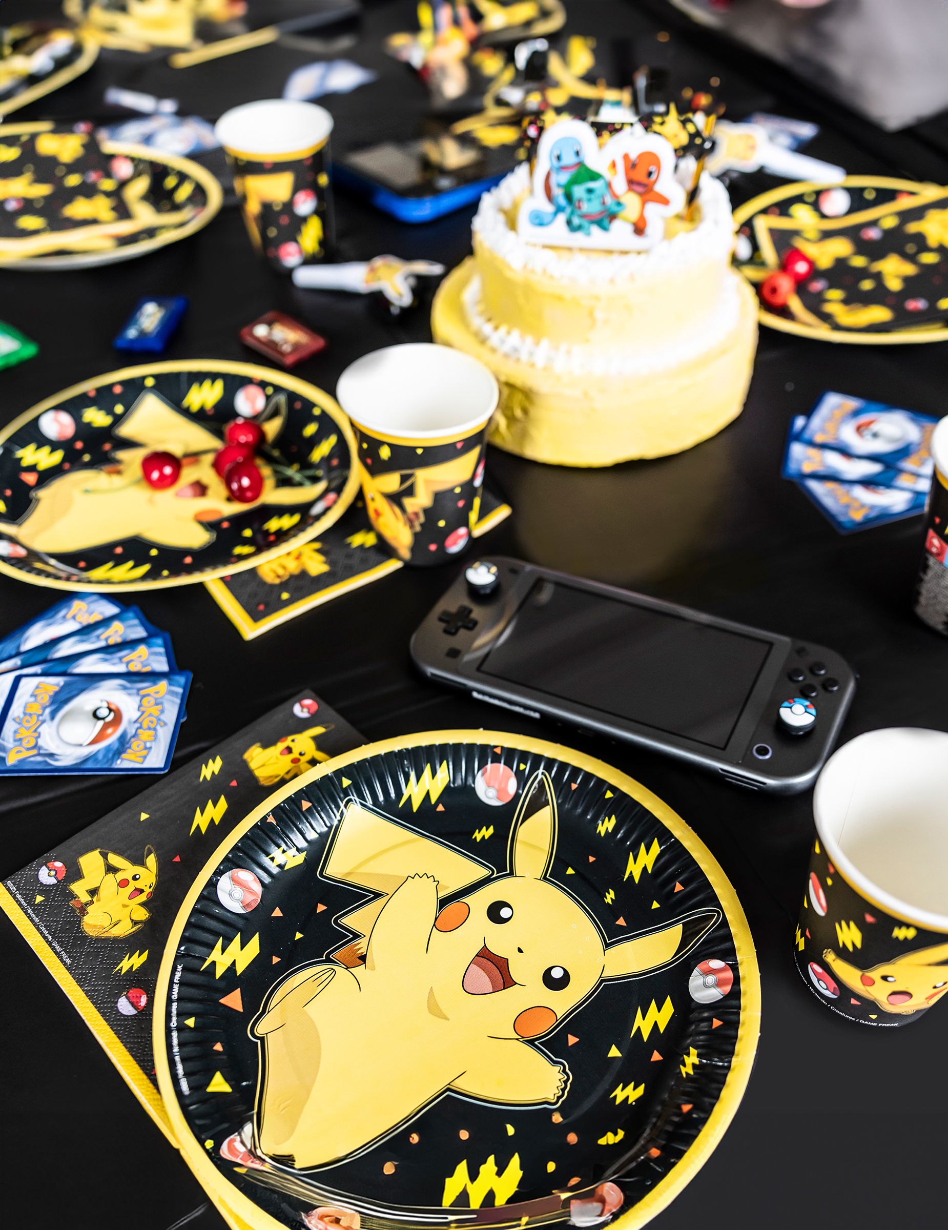 8-gobelets-en-carton-pokemon-pikachu_343251_2