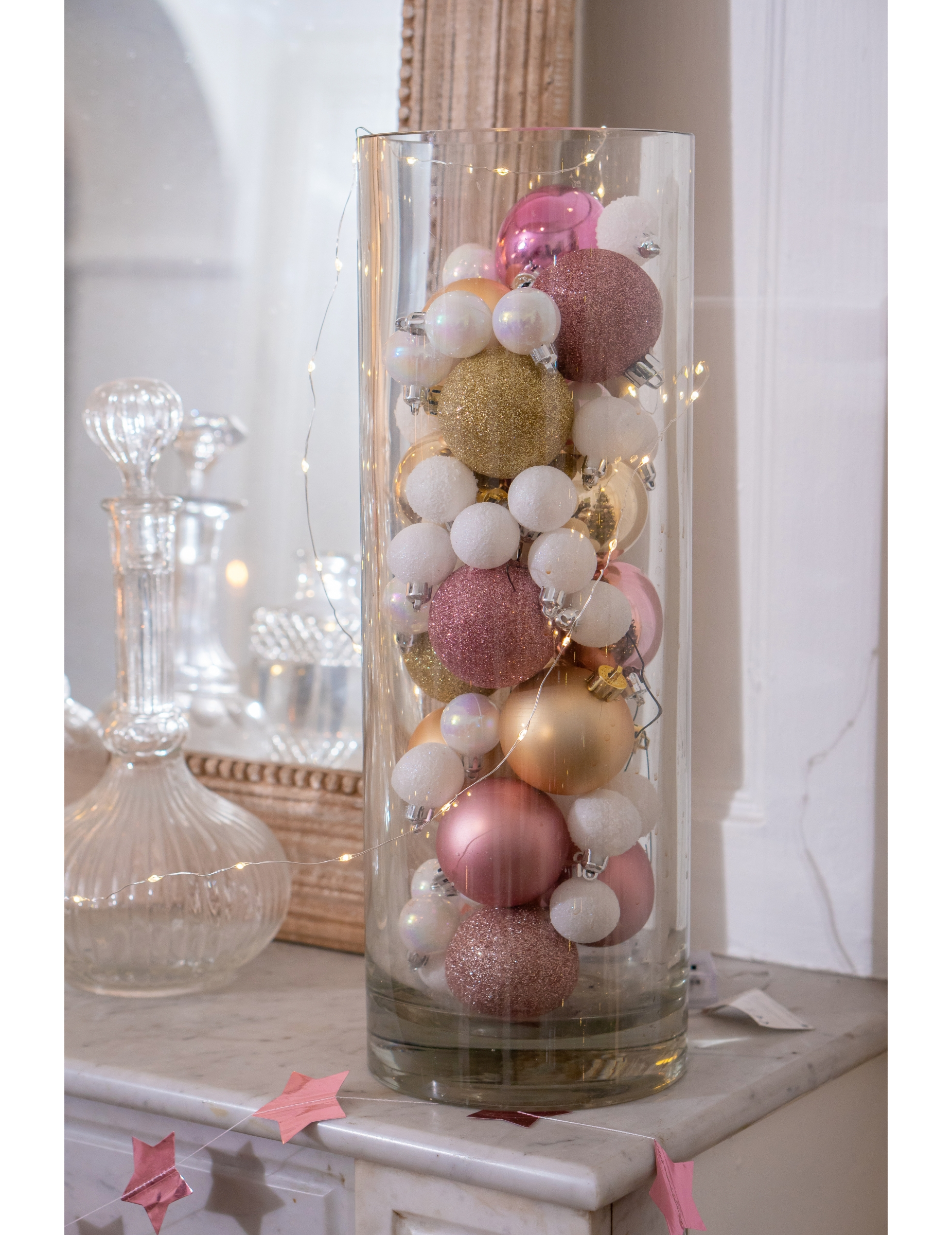 9-petites-boules-de-noel-dorees-6-cm_336345