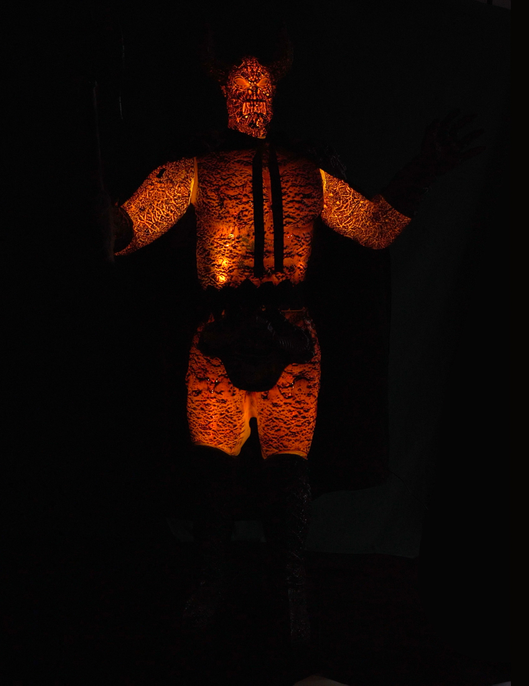 decoration-animee-roi-demon-210-cm_348815_1