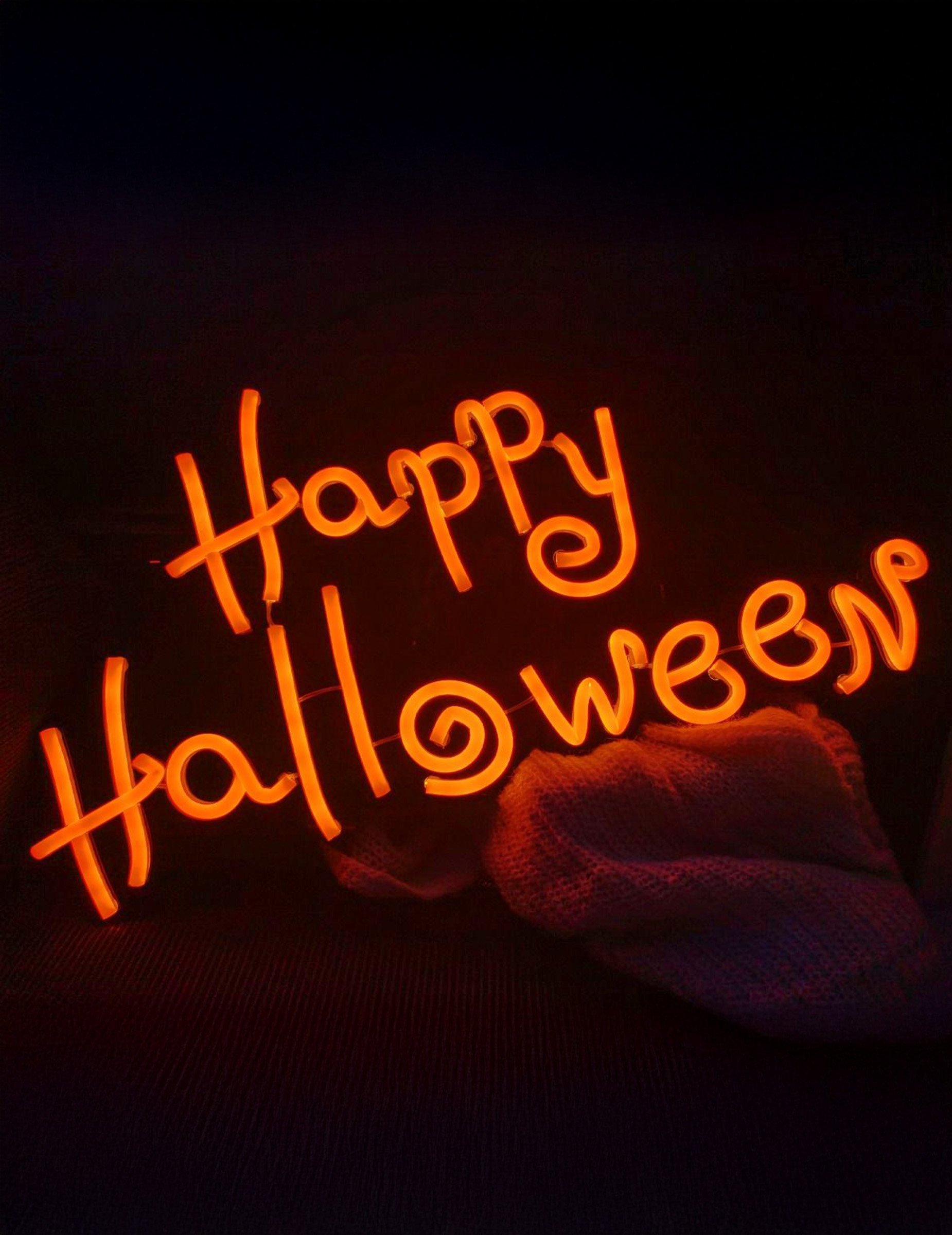 panneau-neon-happy-halloween-orange-60-x-30-cm_347869