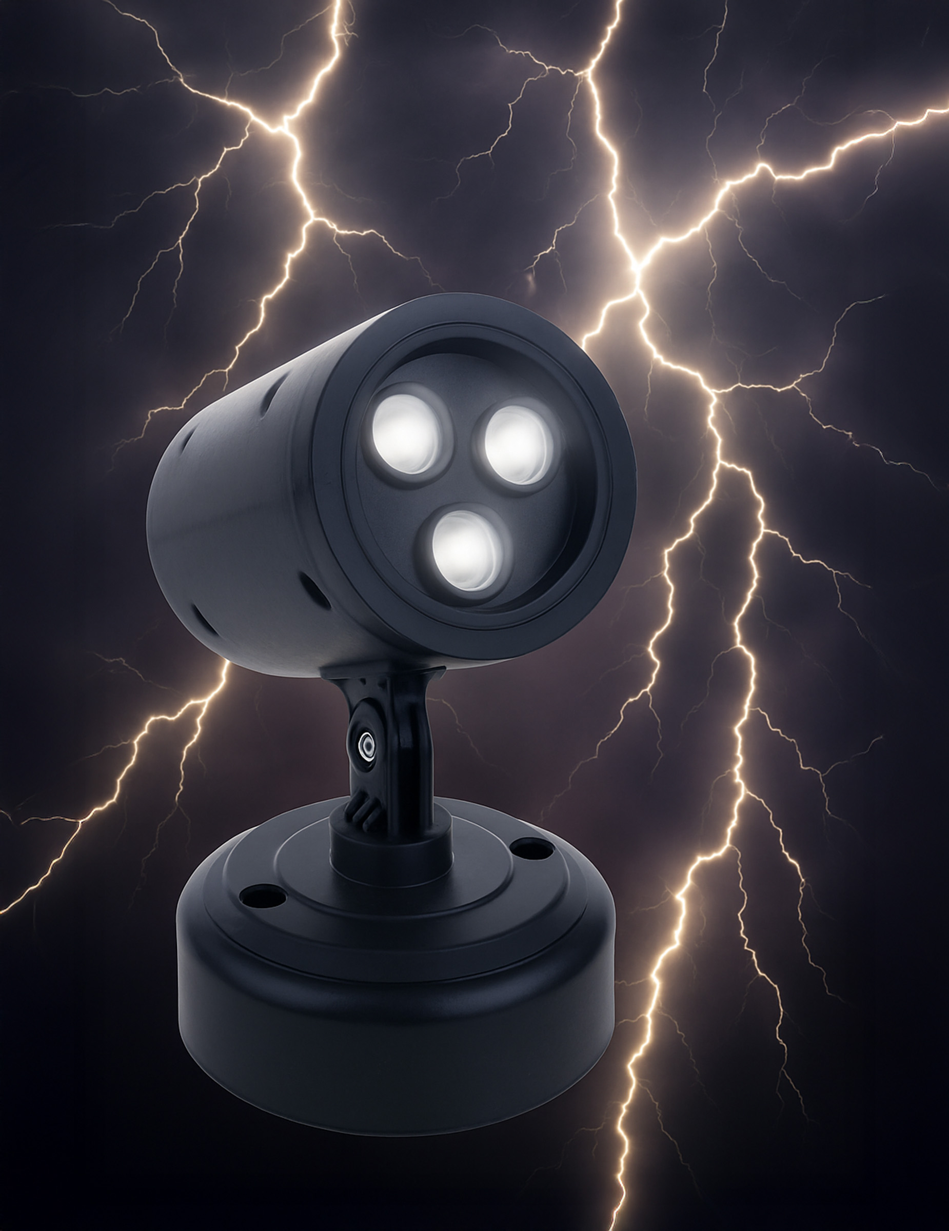 projecteur-de-foudre-avec-son-du-tonnerre_347867